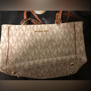 PURSE- Michael Kors